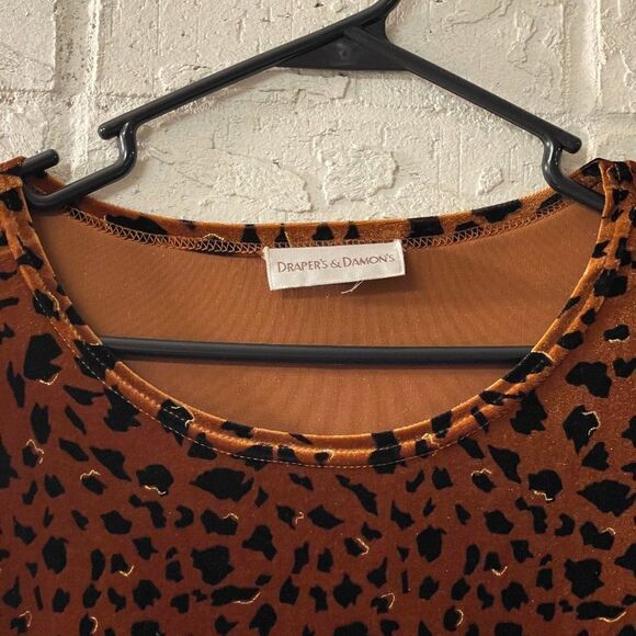 Drapers & Damon's Animal Print Velour Short Sleeve Top M - Picture 2 of 8